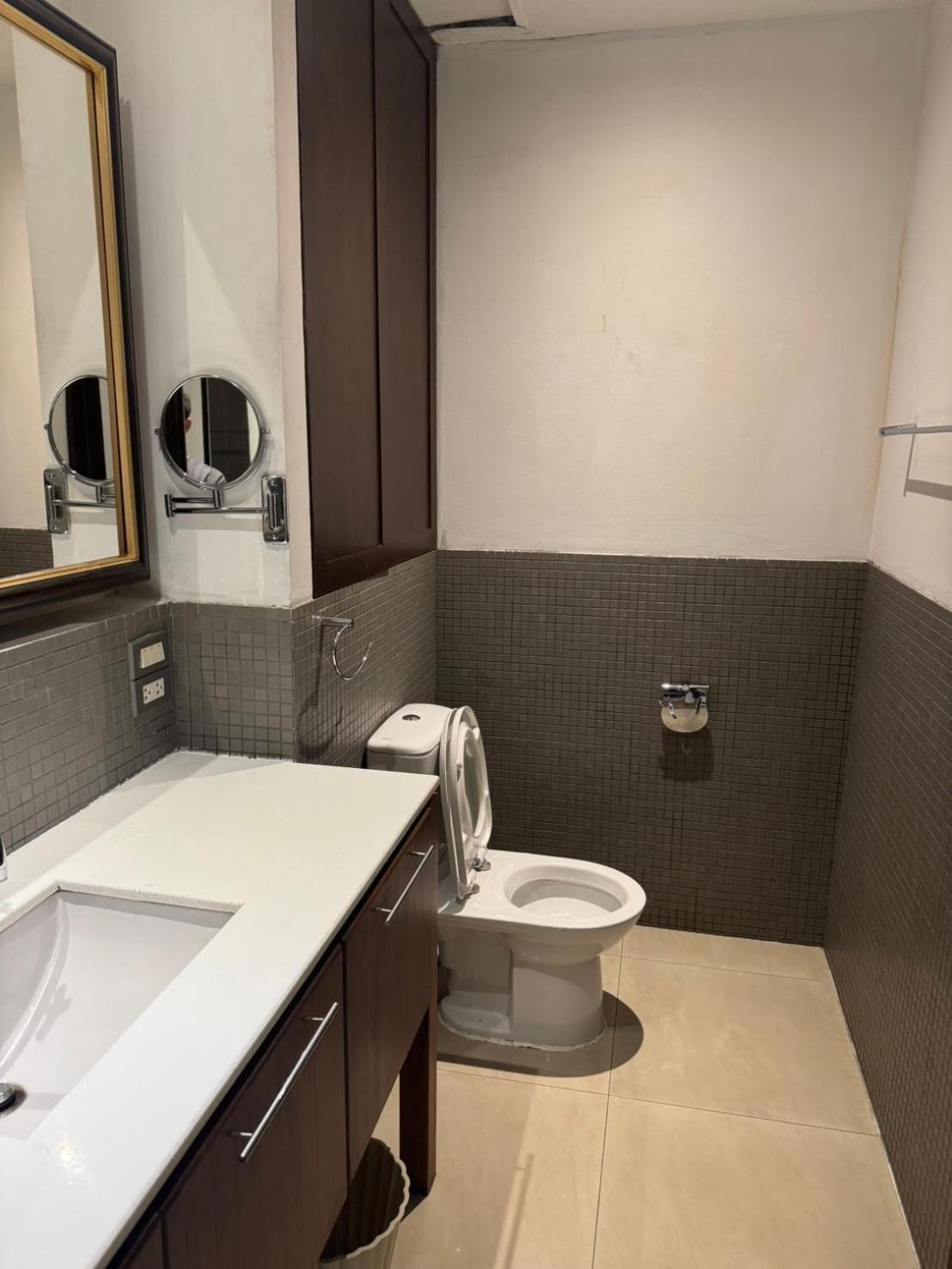 Wish Inn Silom - วิช อินน์ สีลม X Bangkok Ngoại thất bức ảnh