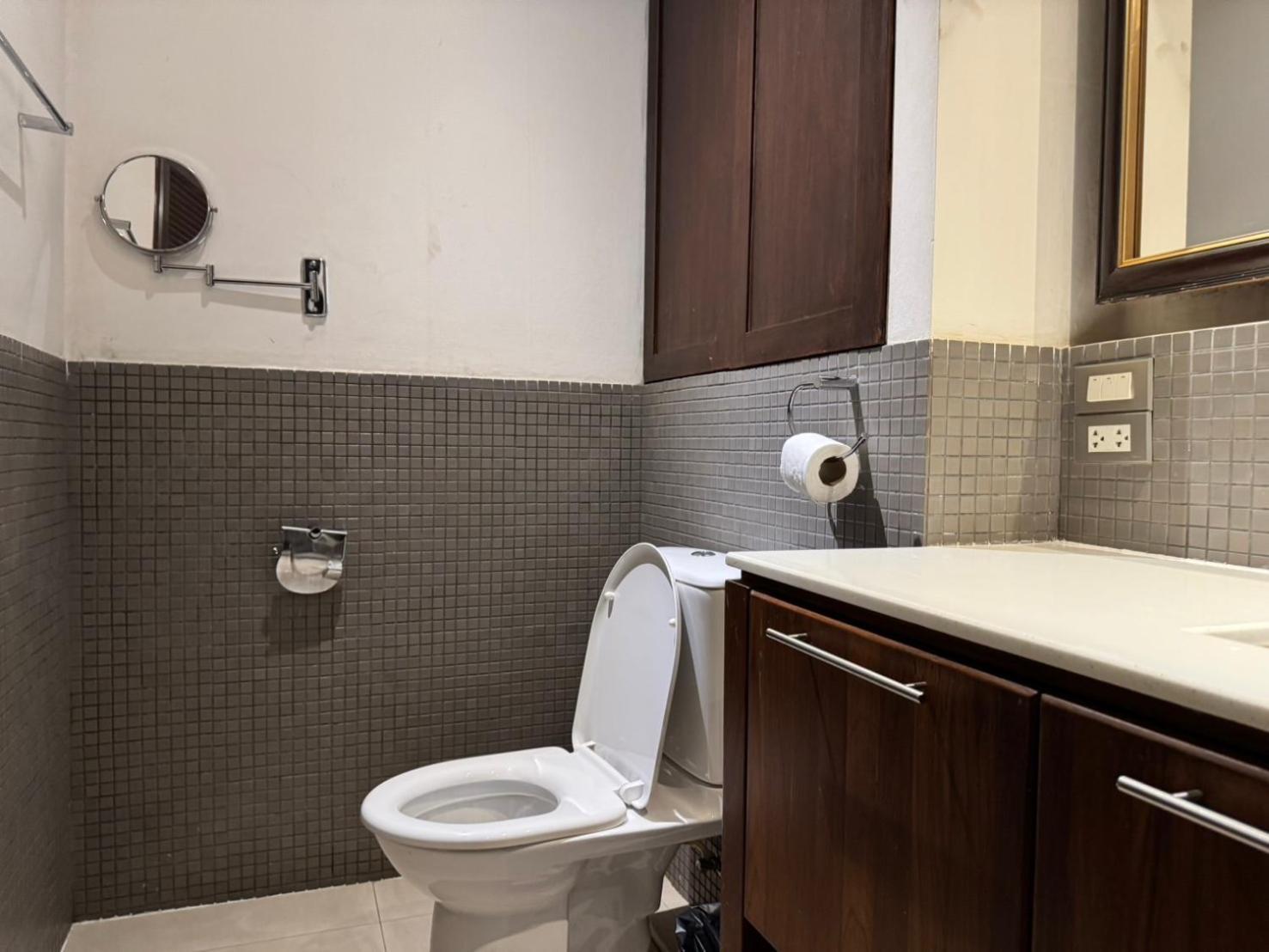 Wish Inn Silom - วิช อินน์ สีลม X Bangkok Ngoại thất bức ảnh