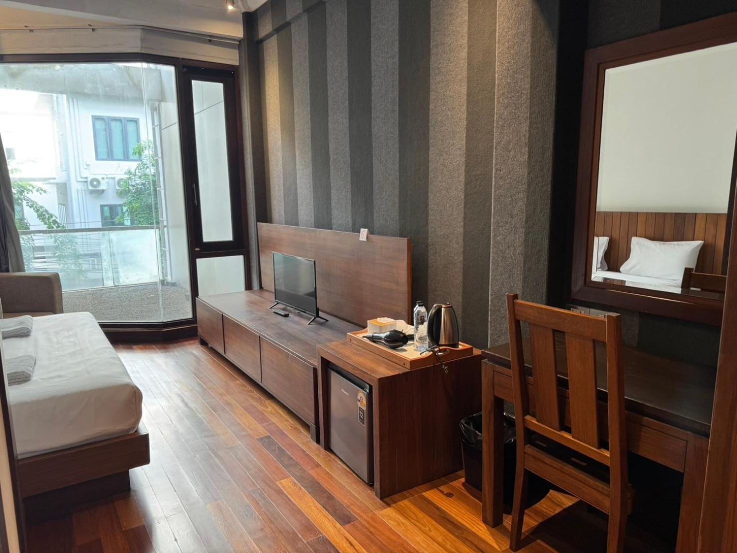 Wish Inn Silom - วิช อินน์ สีลม X Bangkok Ngoại thất bức ảnh
