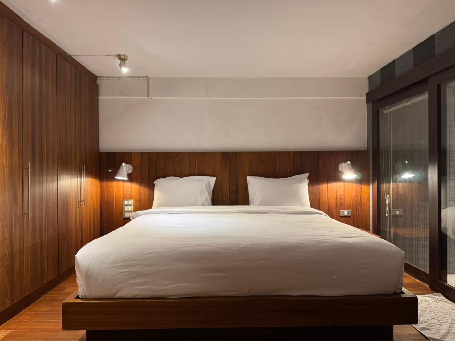 Wish Inn Silom - วิช อินน์ สีลม X Bangkok Ngoại thất bức ảnh