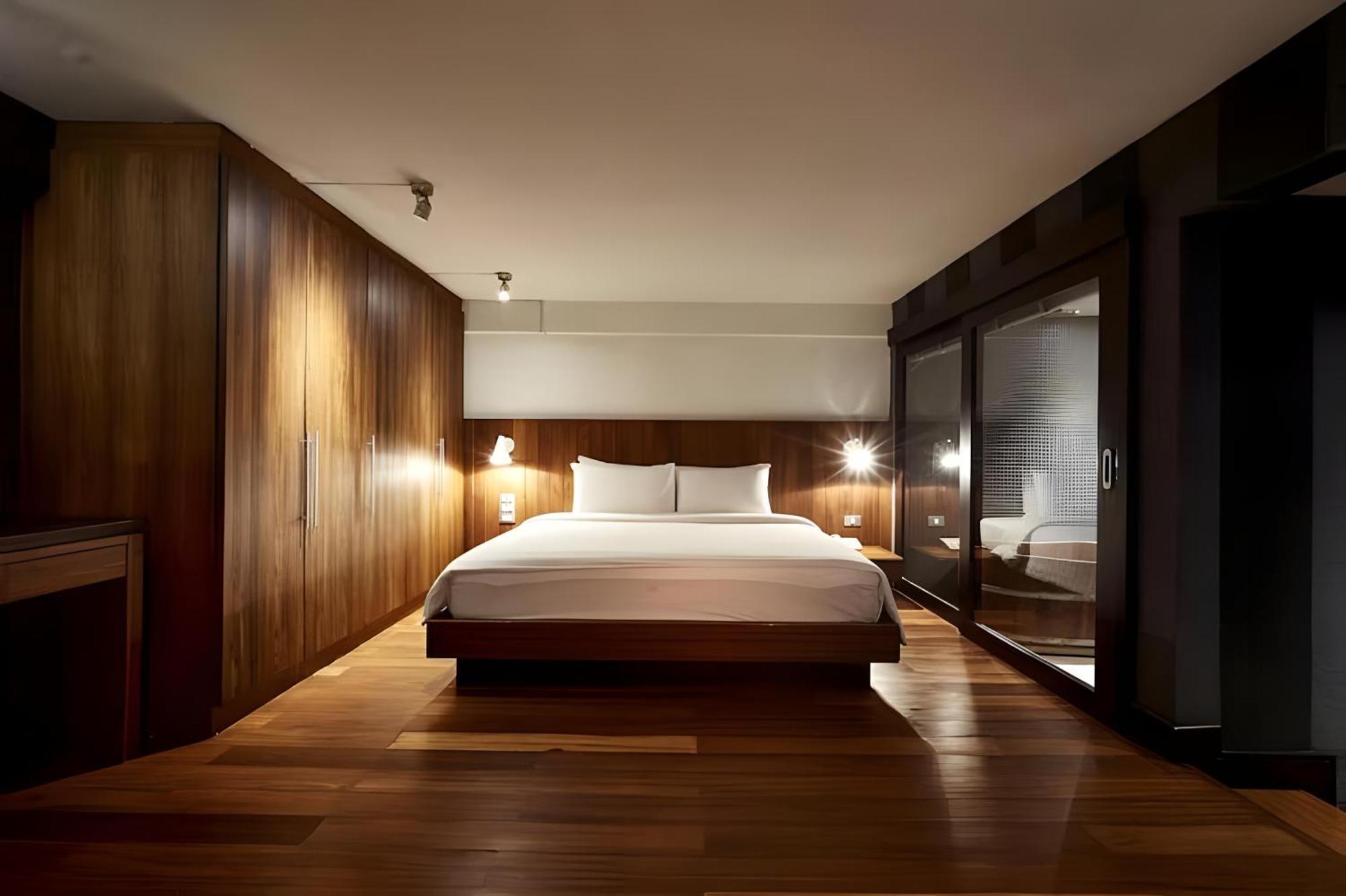 Wish Inn Silom - วิช อินน์ สีลม X Bangkok Ngoại thất bức ảnh